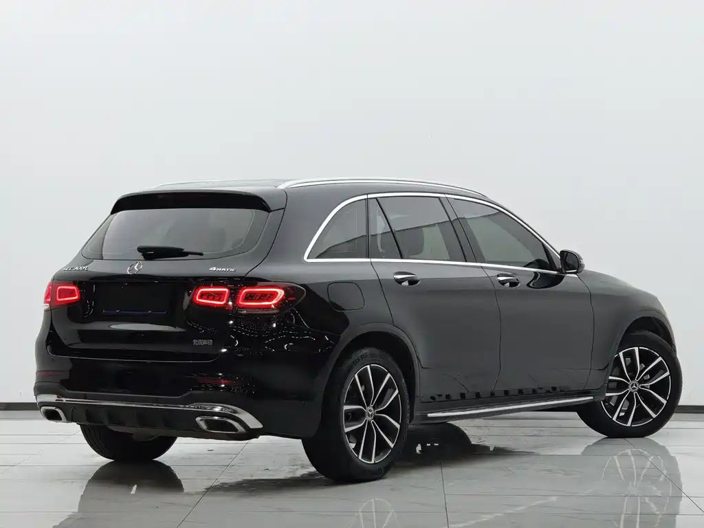 MERCEDES-BENZ GLC