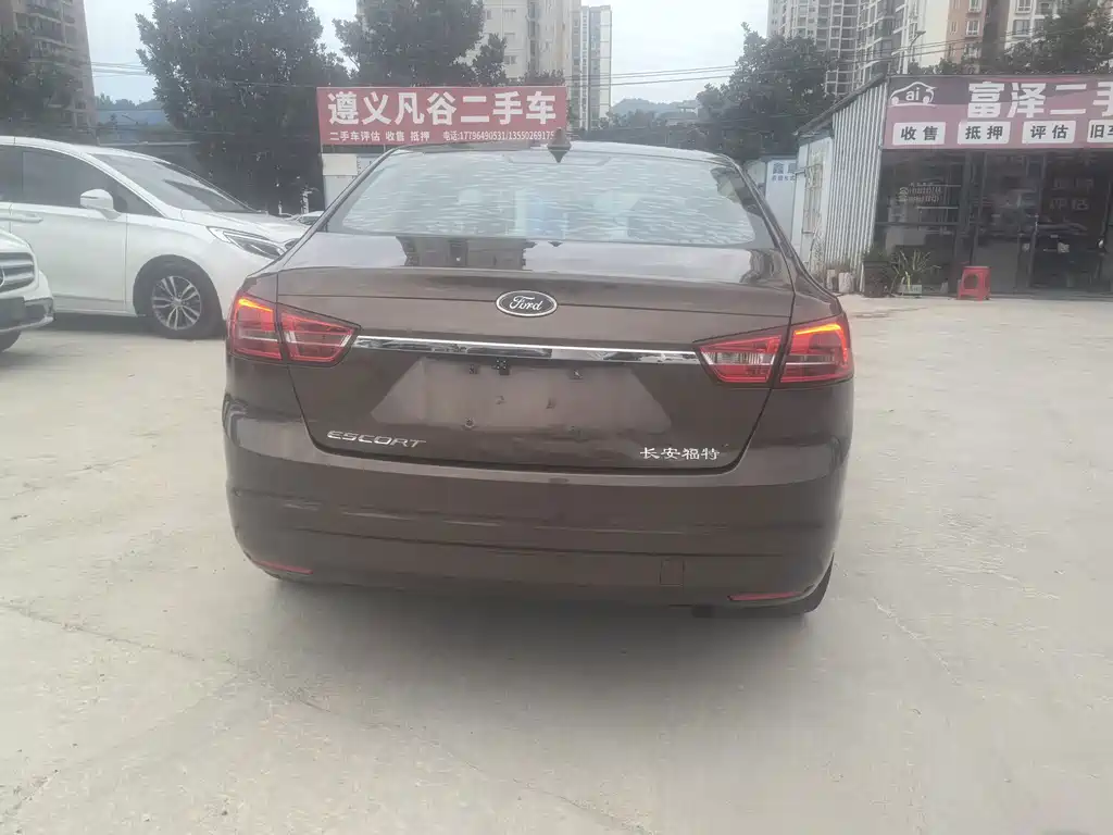 Ford Escort — миниатюра 8