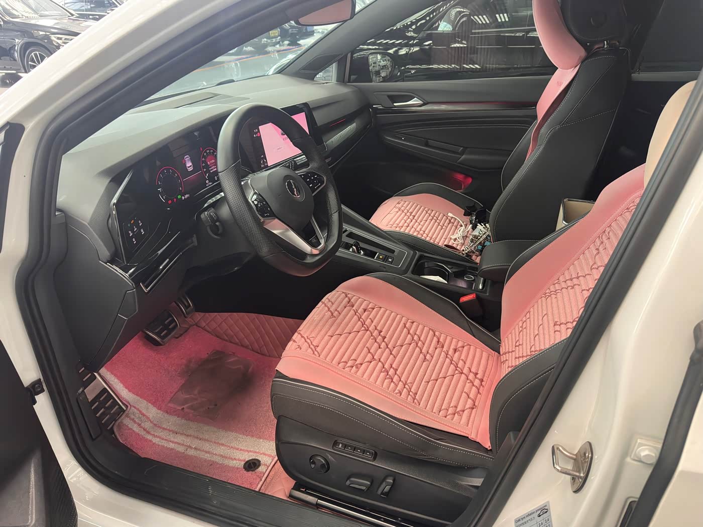 Volkswagen Golf 1.4 л 2022 г. Белый, пробег 47000 км