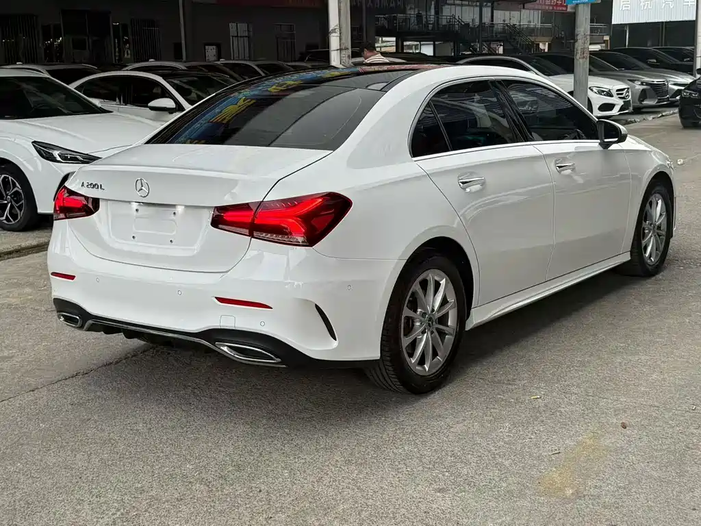 Mercedes-Benz A-Class — миниатюра 7