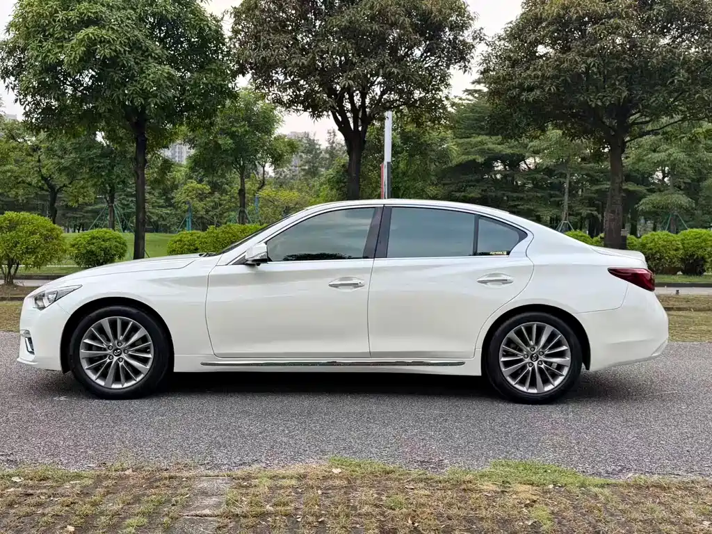 Infiniti Q50L — миниатюра 8