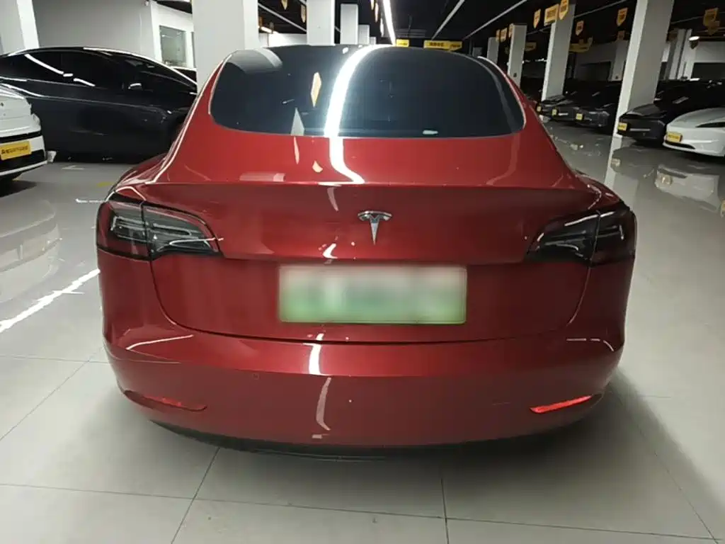 Tesla Model 3 — миниатюра 6