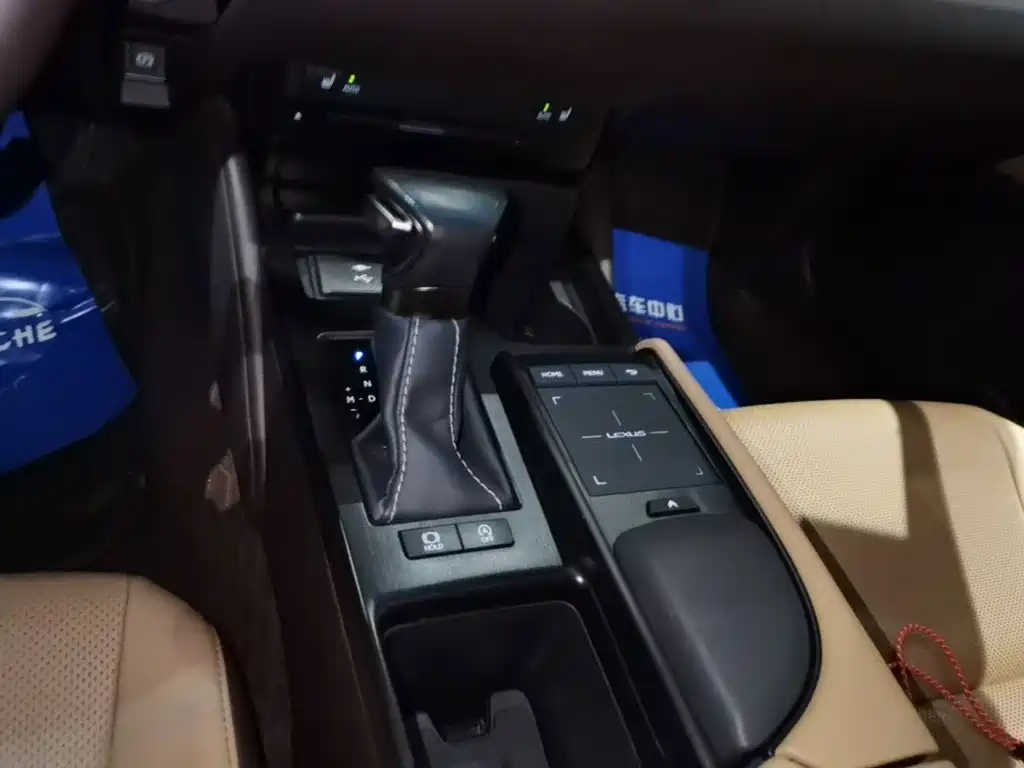 Lexus ES — миниатюра 14