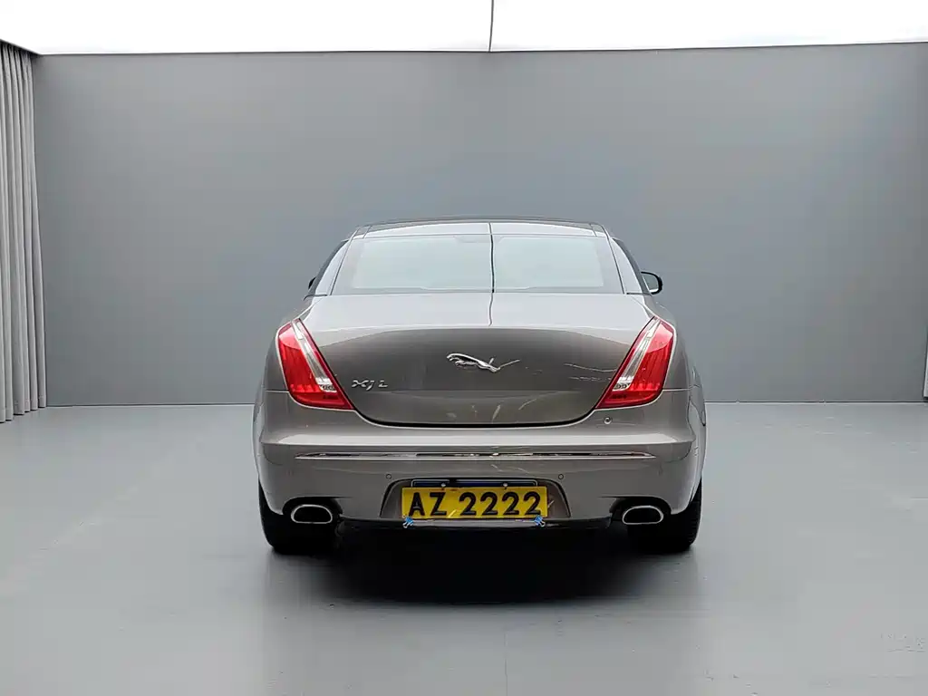 Jaguar XJ — миниатюра 5