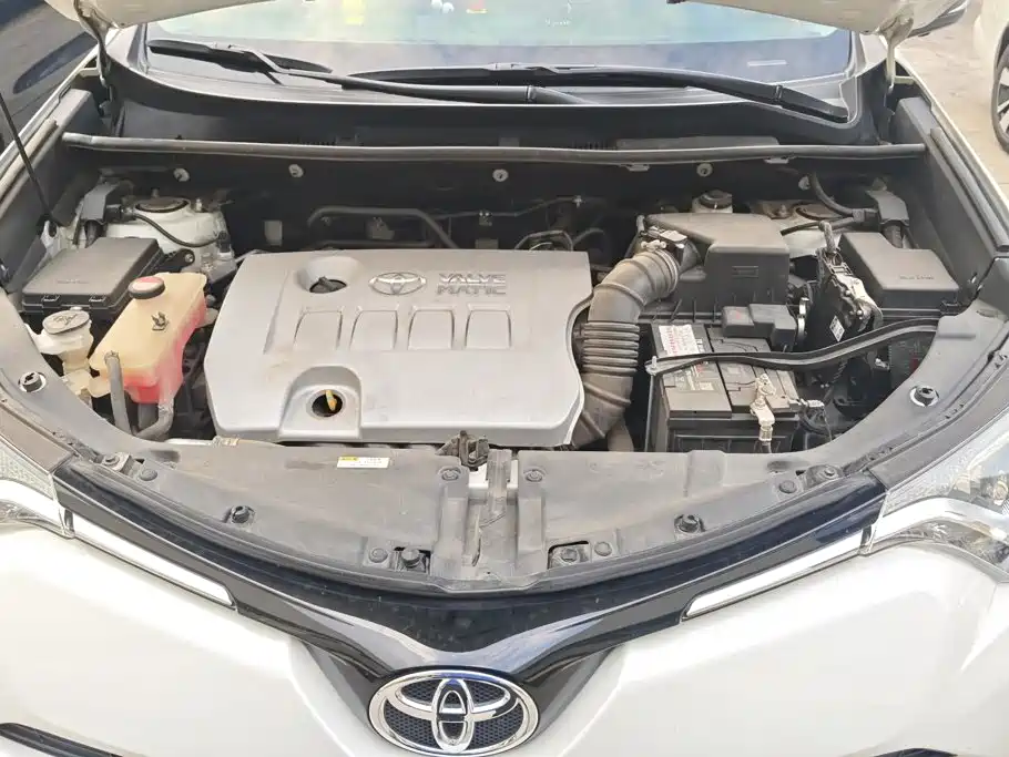 Toyota RAV4 — миниатюра 10