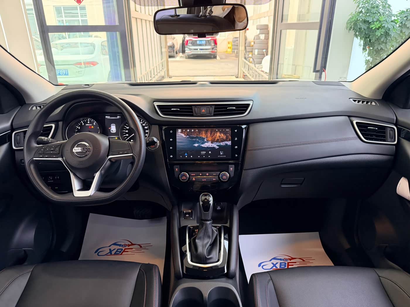 Nissan Qashqai 2.0 л 2023 г. Белый, пробег 23000 км
