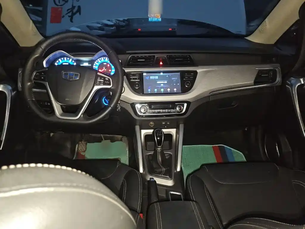 Geely Vision X3 — миниатюра 10