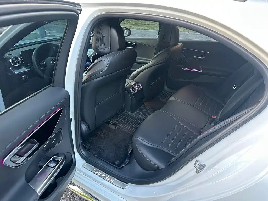 Mercedes-Benz C-Class — миниатюра 10