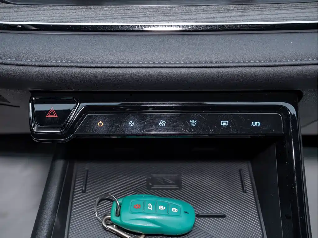 Ford Equator Sport — миниатюра 21