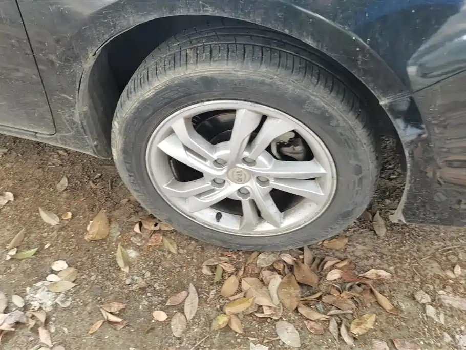 BYD Surui 2014 1.5L MT Luxury