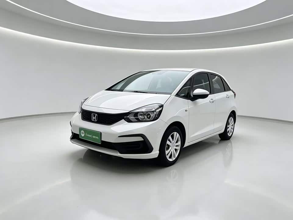 Honda Fit 1.5 л 2024 г. Белый, пробег 35700 км