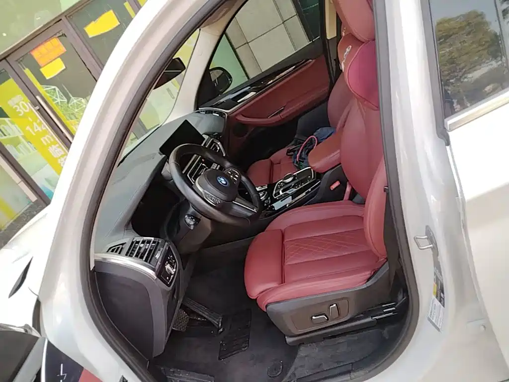 BMW iX3 — миниатюра 16