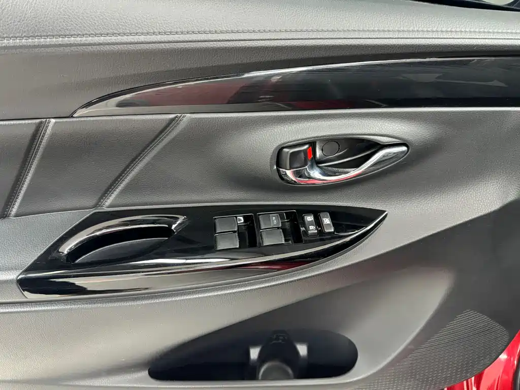 TOYOTA YARIS L ZHIXUAN