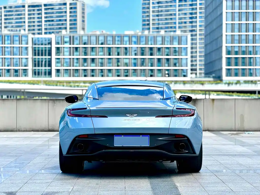 ASTON MARTIN DB11