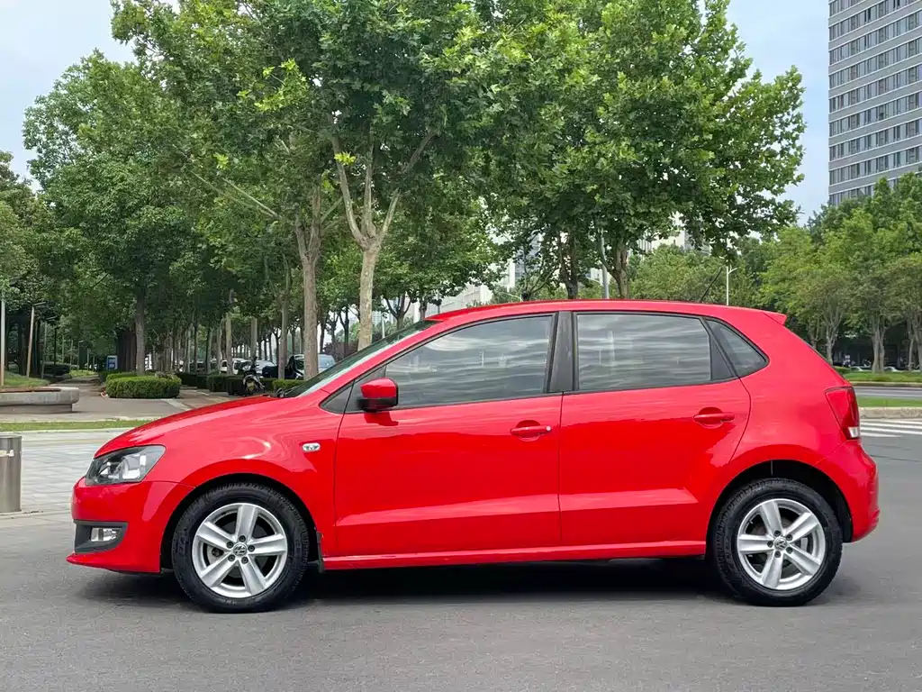 Volkswagen Polo 2011 1.4L AT