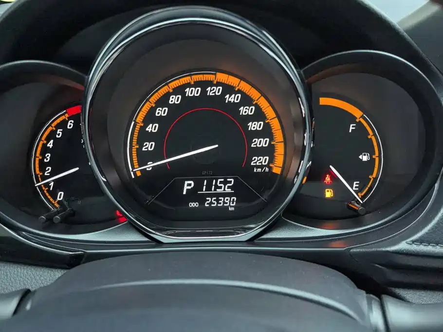 Toyota Yaris L — миниатюра 14