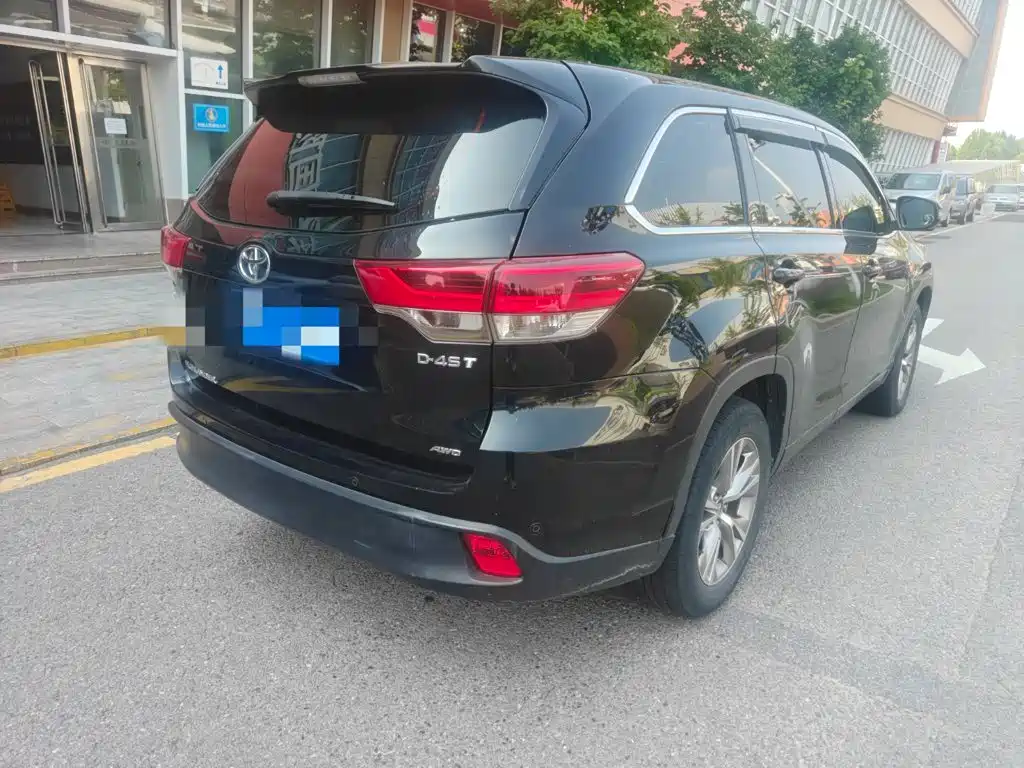 Toyota Highlander — миниатюра 4