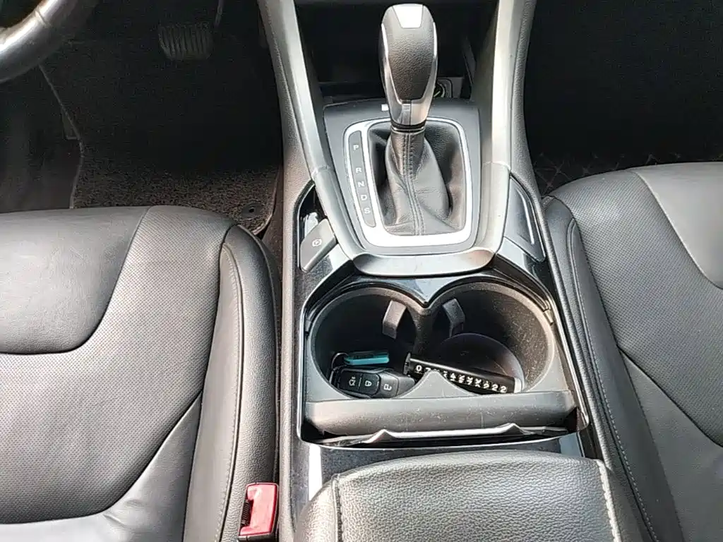 Ford Mondeo — миниатюра 14