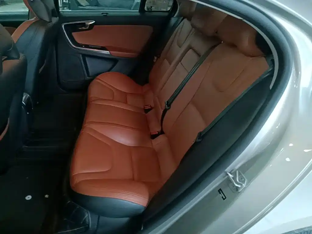 Volvo S60 — миниатюра 17