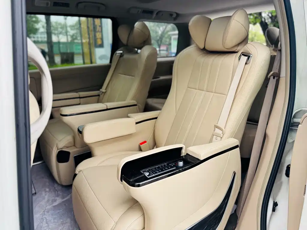 Nissan Quest — миниатюра 11
