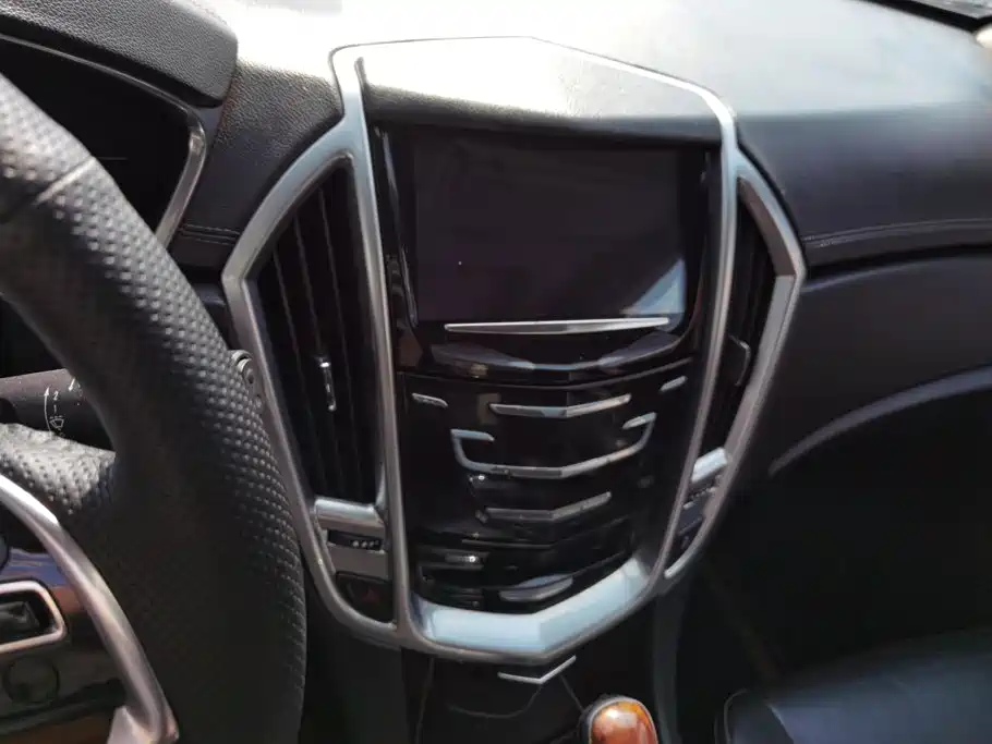 Cadillac SRX — миниатюра 13