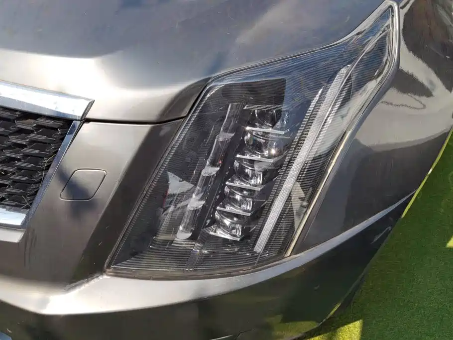 Cadillac SRX — миниатюра 5