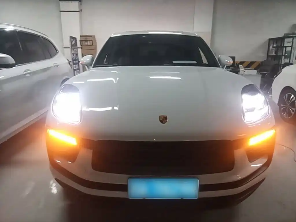 Porsche Macan — миниатюра 3