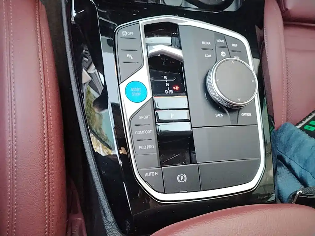 BMW iX3 — миниатюра 14