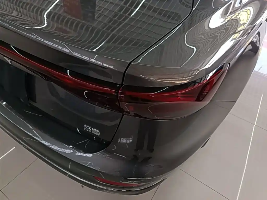 Geely Emgrand — миниатюра 8