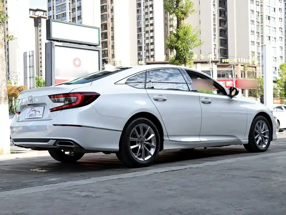 Honda Accord — миниатюра 11