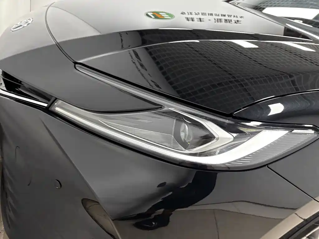 Toyota Camry — миниатюра 8
