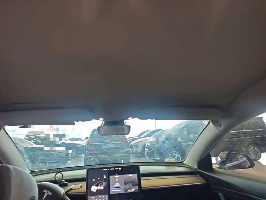 Tesla Model 3 — миниатюра 18