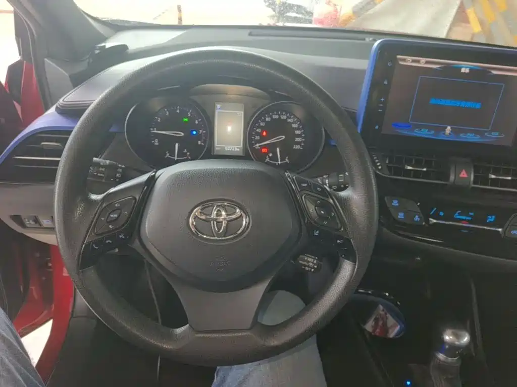 Toyota C-HR — миниатюра 11