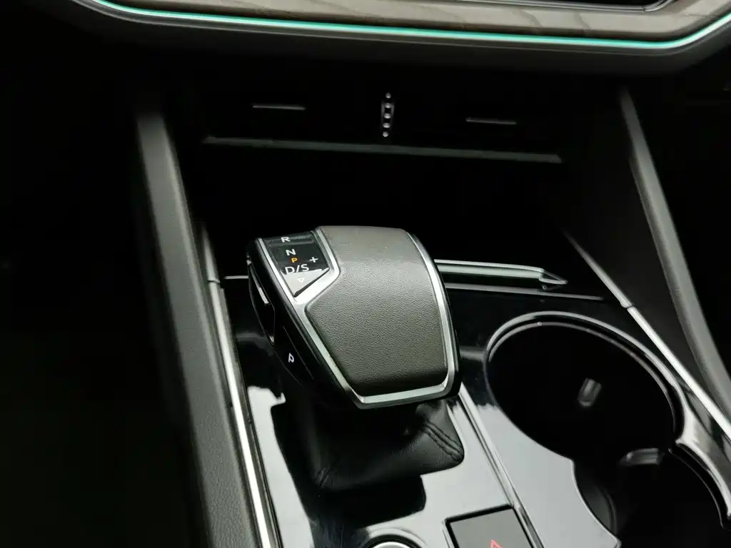 Volkswagen Touareg — миниатюра 13