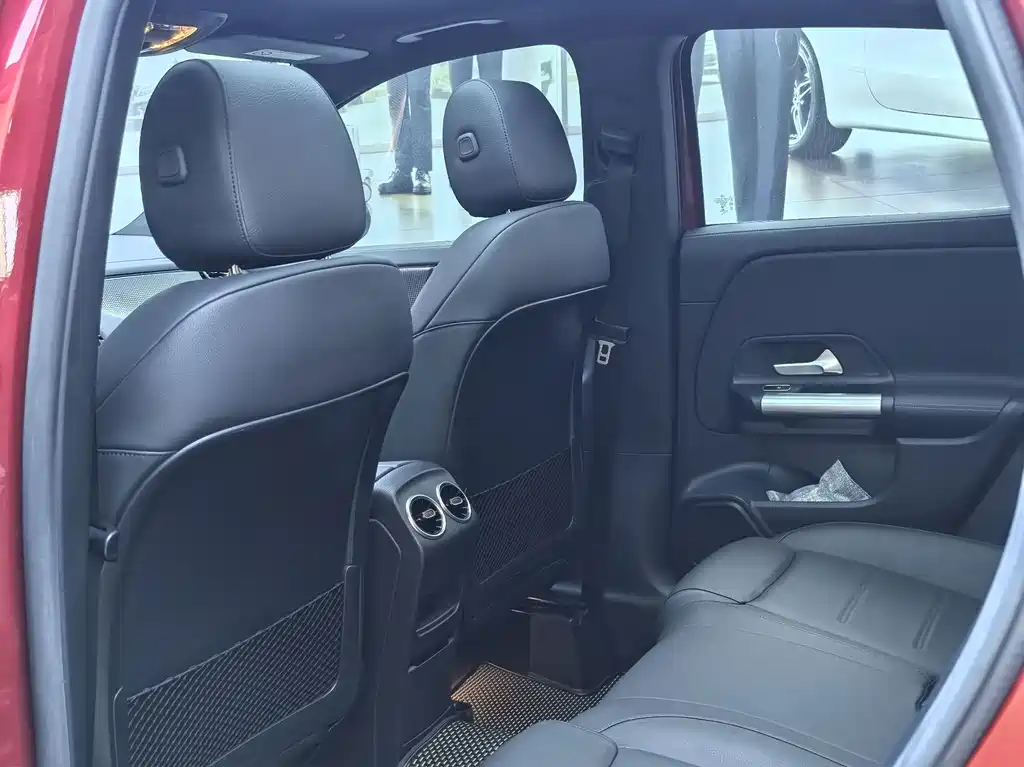 Mercedes-Benz GLA — миниатюра 25