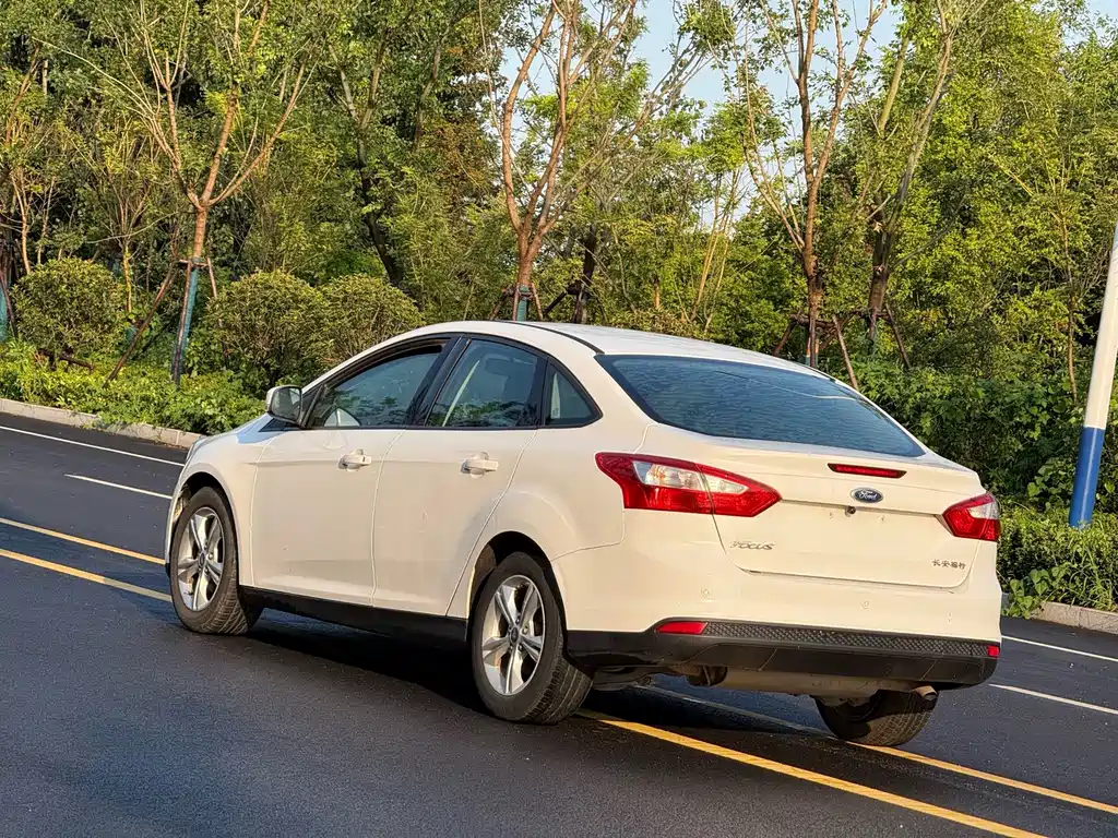 Ford Focus — миниатюра 7