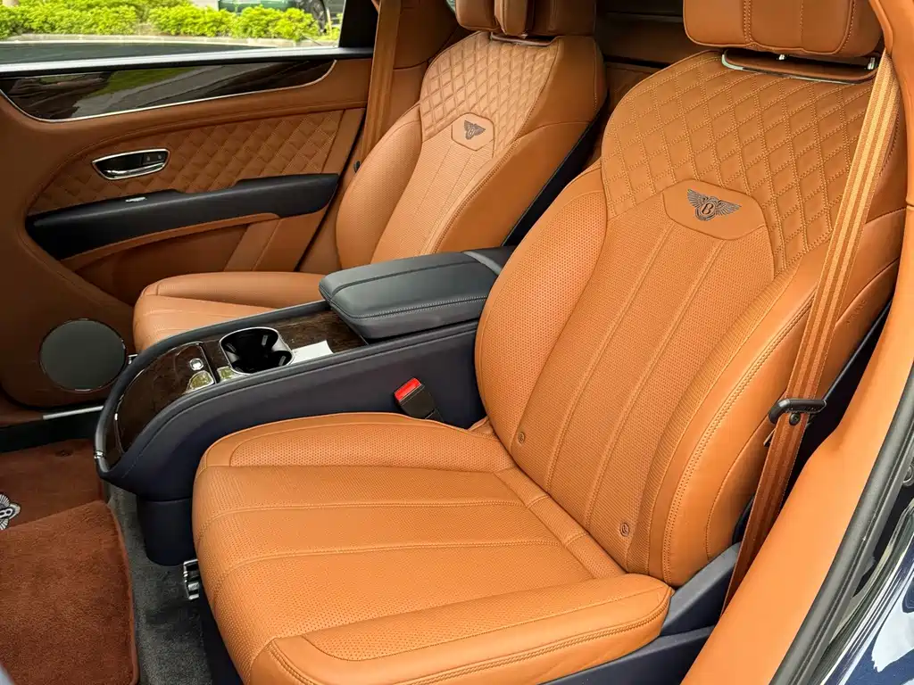 Bentley Bentayga PHEV — миниатюра 12