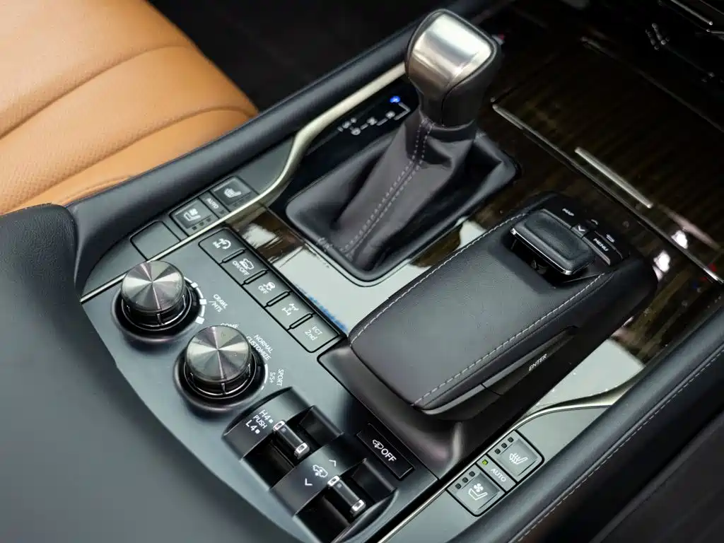 Lexus LX — миниатюра 20