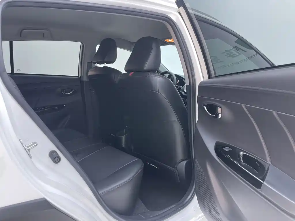 Toyota Yaris L — миниатюра 24
