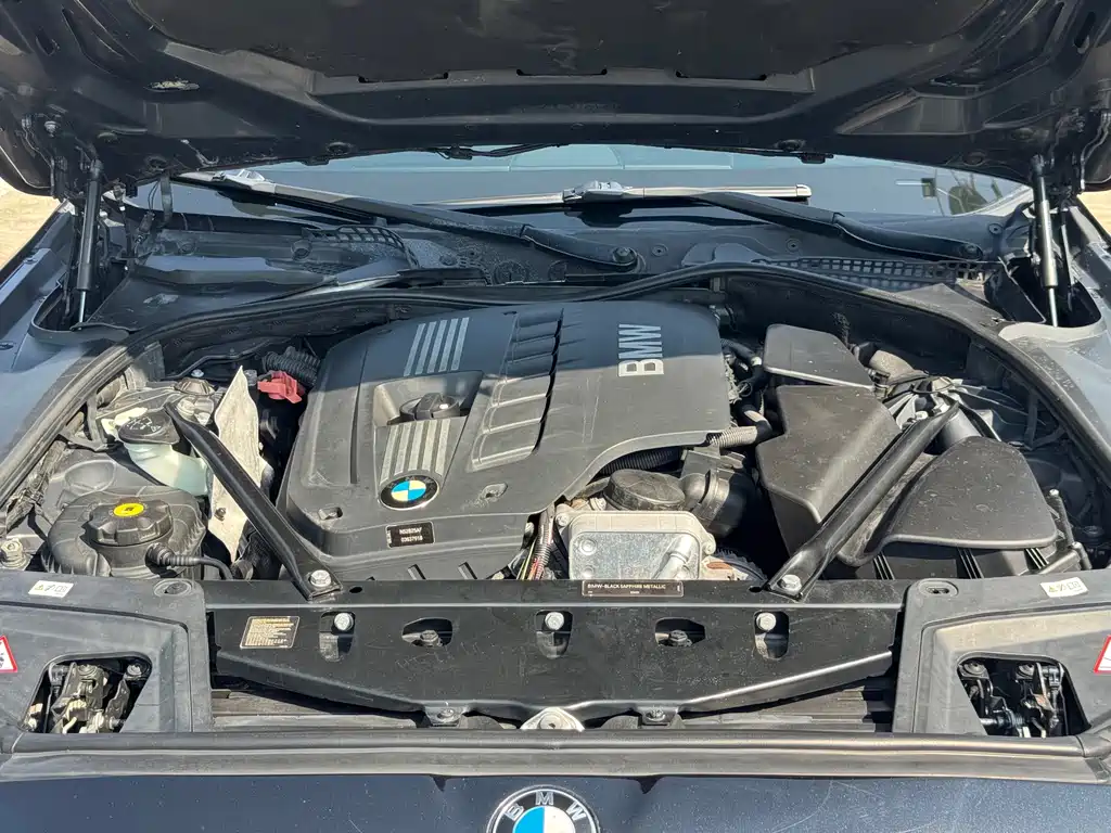 BMW 5 Series — миниатюра 17