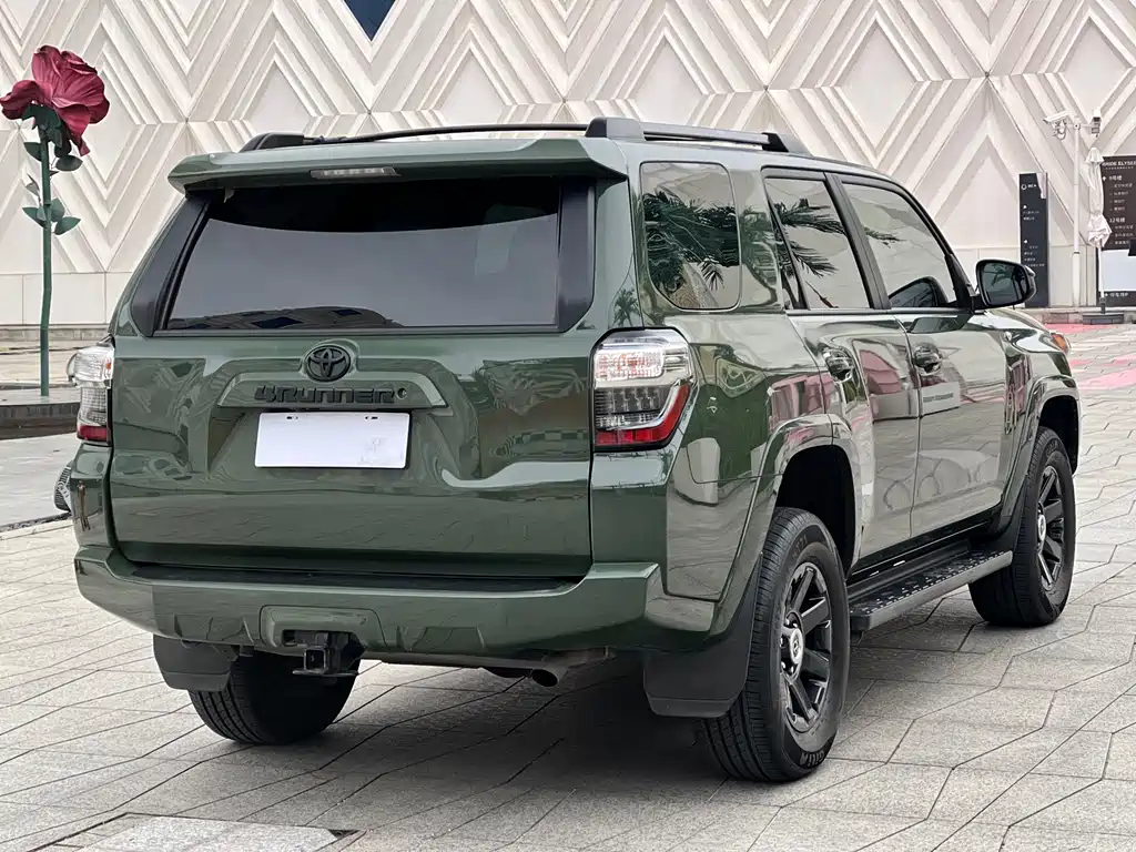 Toyota 4Runner 2022 4.0L AT