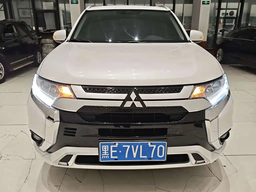 Mitsubishi Outlander — миниатюра 2