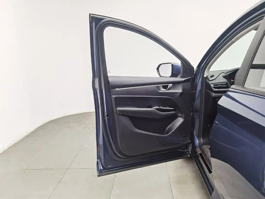 Wuling Victory — миниатюра 8