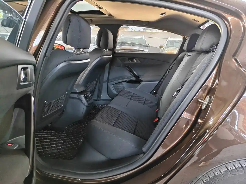 Peugeot 508 1.6THP Auto Supreme Comfort Edition, фото 6