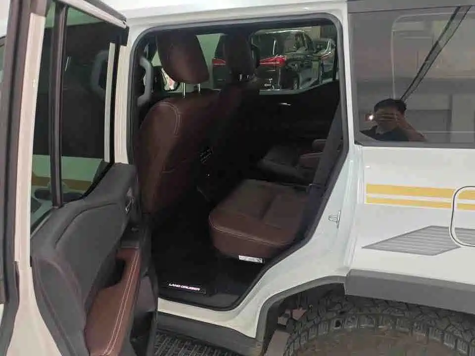Toyota Prado — миниатюра 3
