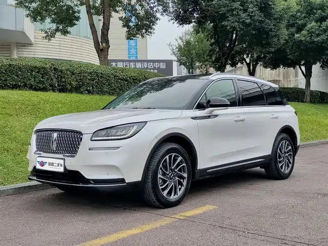 LINCOLN ADVENTURER 2021