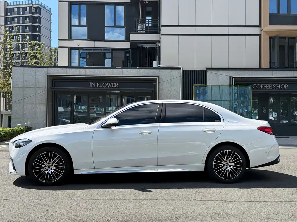 Mercedes-Benz C-Class — миниатюра 3
