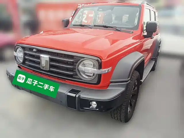 2025 TANK 300
