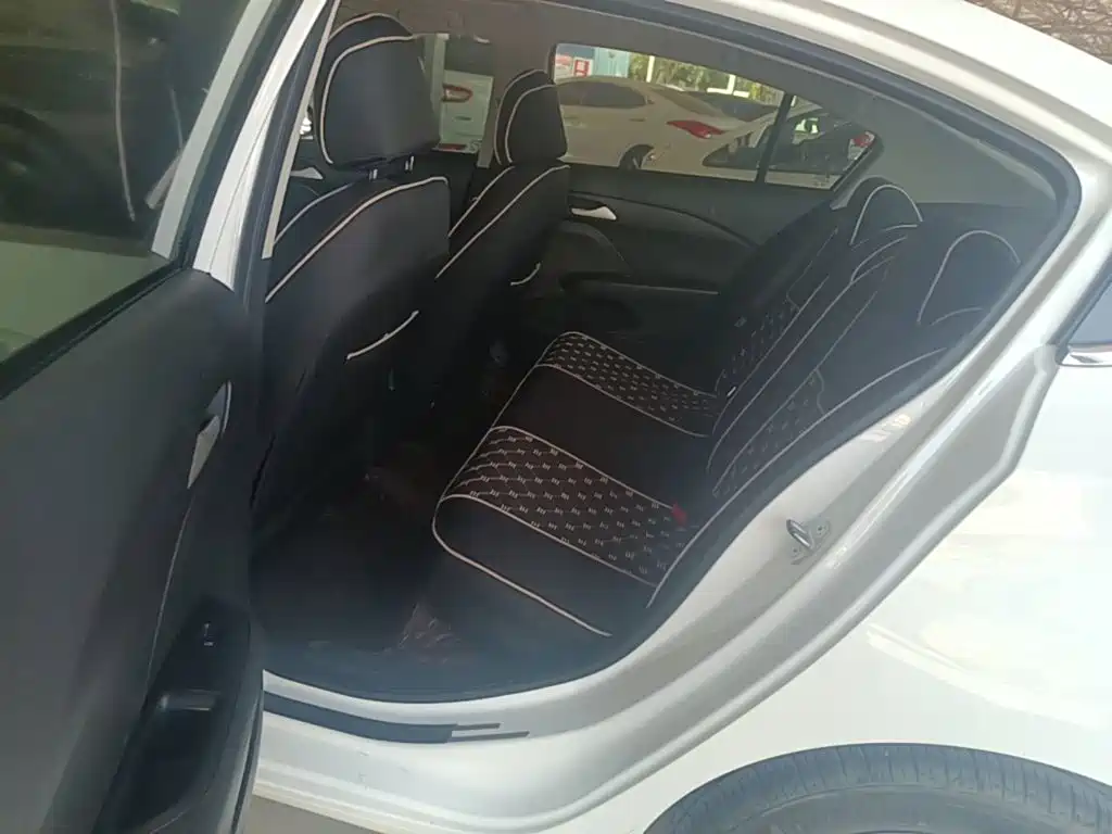 Chevrolet Cavalier — миниатюра 17