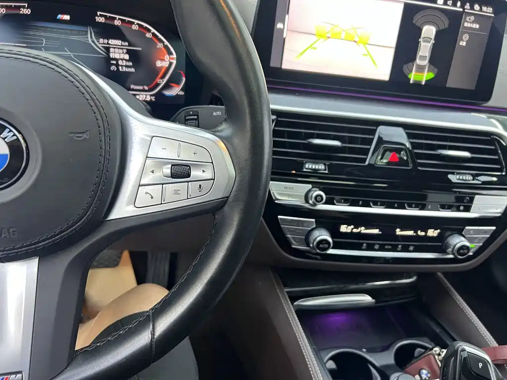 BMW 5 Series — миниатюра 6